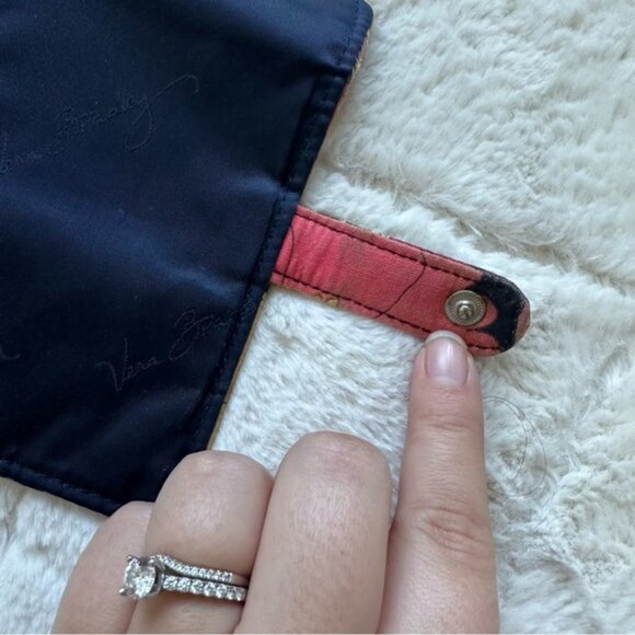 Vera Bradley | Happy Snails | Passport Cover - Picture 8 of 11